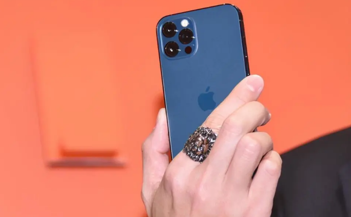 平罗苹果手机维修分享iPhone12系列重启方法教程 
